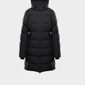 Aritzia super Puff Supersnug Rainstop in black
